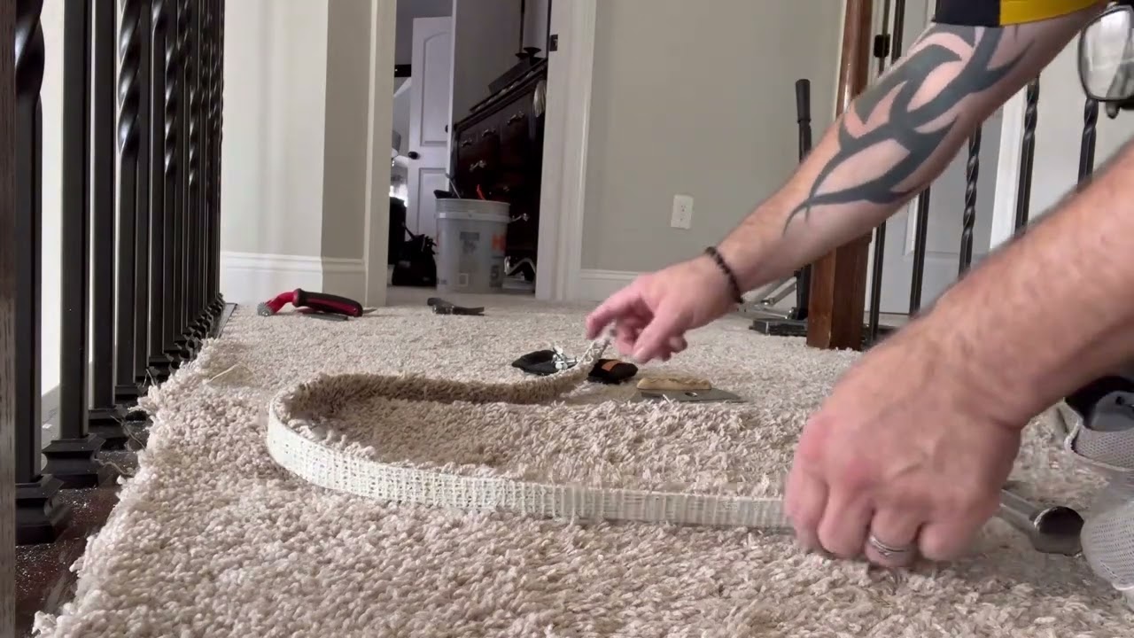 Check Out How I Remove These Carpet Wrinkles In Davidson NC. #carpetrepair #carpetstretching #