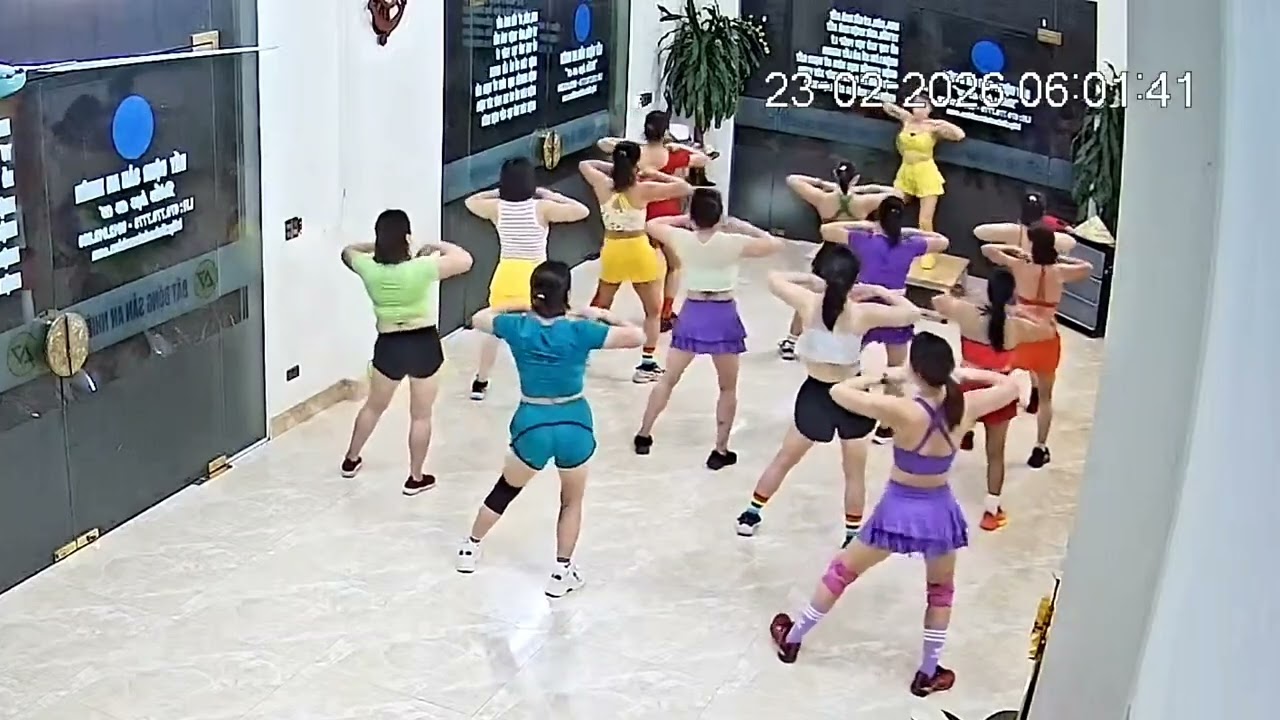 Khởi động tuần làm việc đầu tiên của năm mới tràn đầy năng lượng của chị em Clb Aerobic Bđs An Nhiên