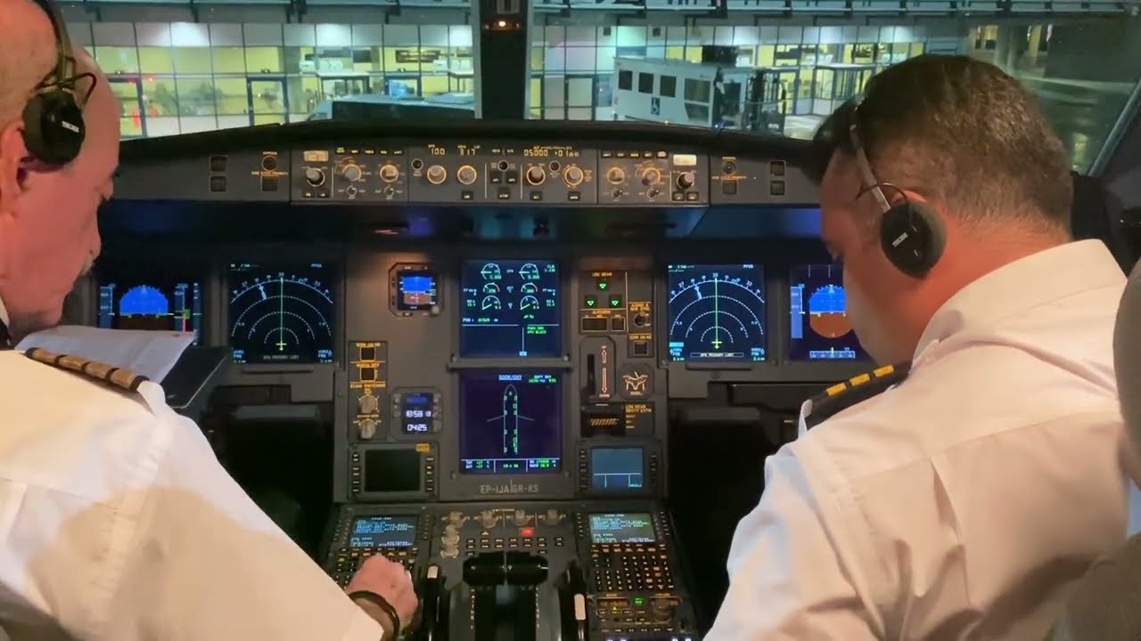 AIRBUS A330-200 APPROACH AND LANDING ON RUNWAY 34 OF VIENNA AIRPORT AT STORMY WEATHER.(LOWW/VIE)