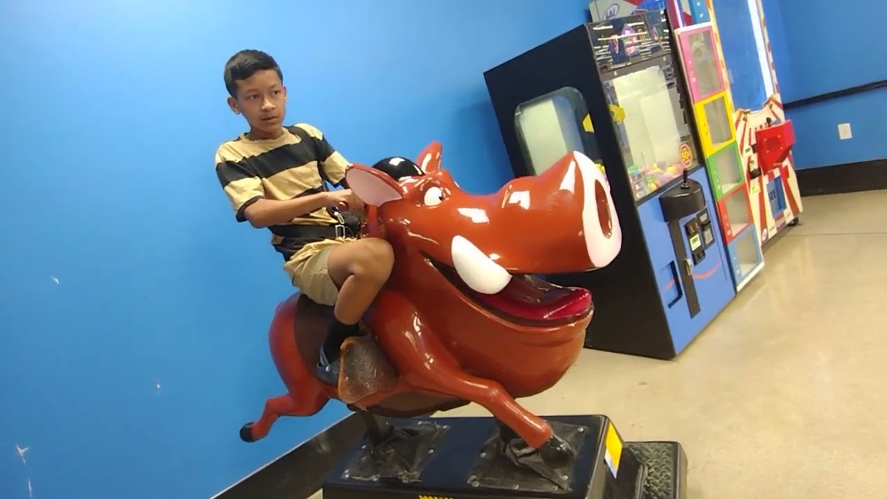 2007 Lion King Pumbaa Kiddie Ride (WRONG AUDIO)