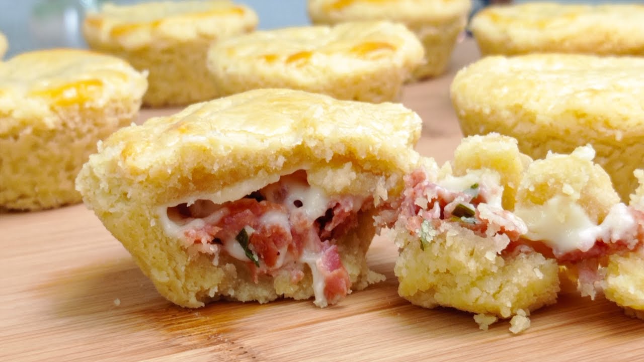 Empadinha de calabresa - com requeijão