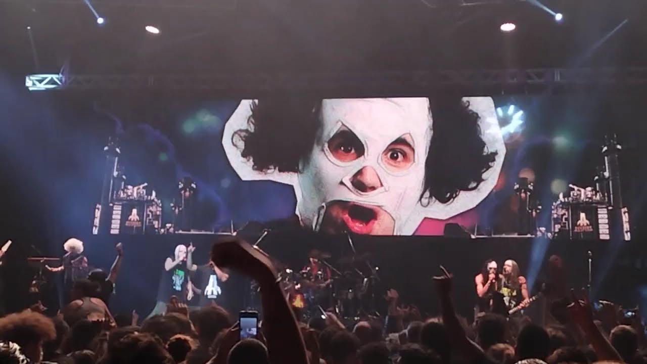Asspera en el Luna Park (final del show completo) POGO AL CORAZÓN