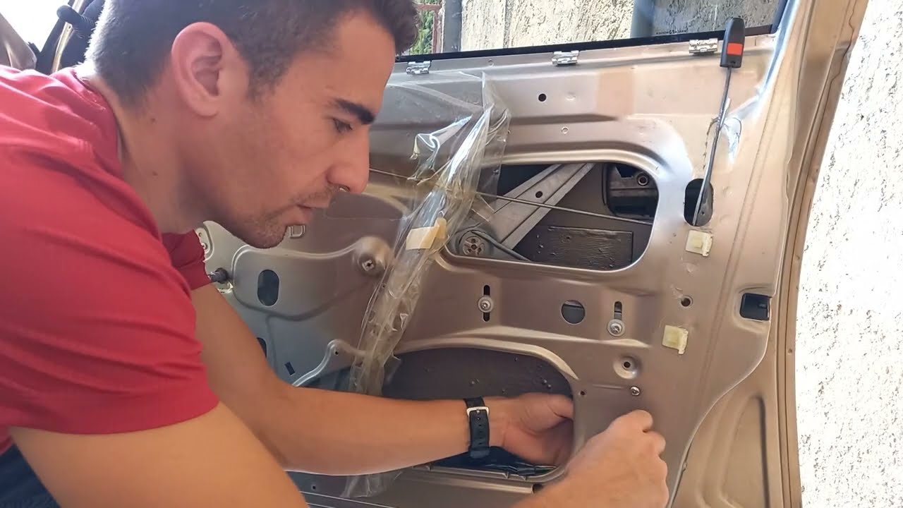 No sube el seguro de la puerta