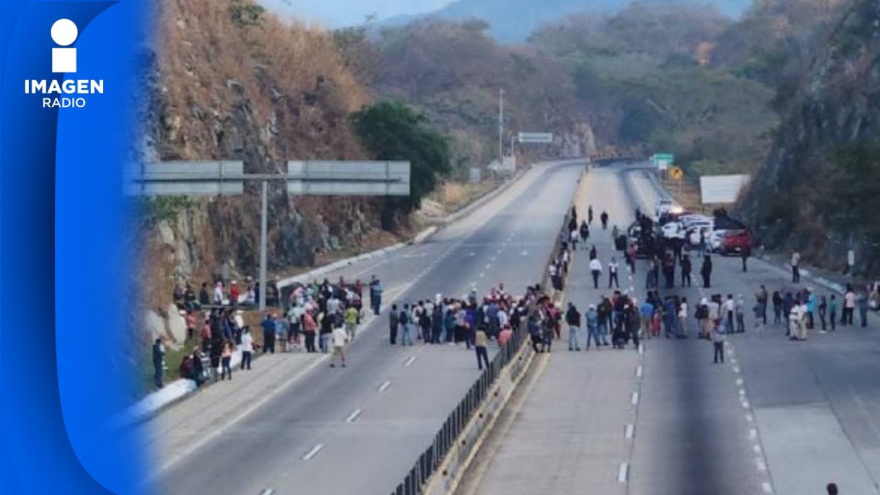 Bloquean autopista del Sol para exigir retiro de autodefensas