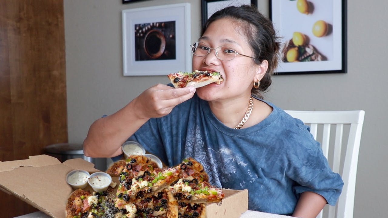 Suka Sekali Pizza ini - Pilih isi nya sebanyak mungkin