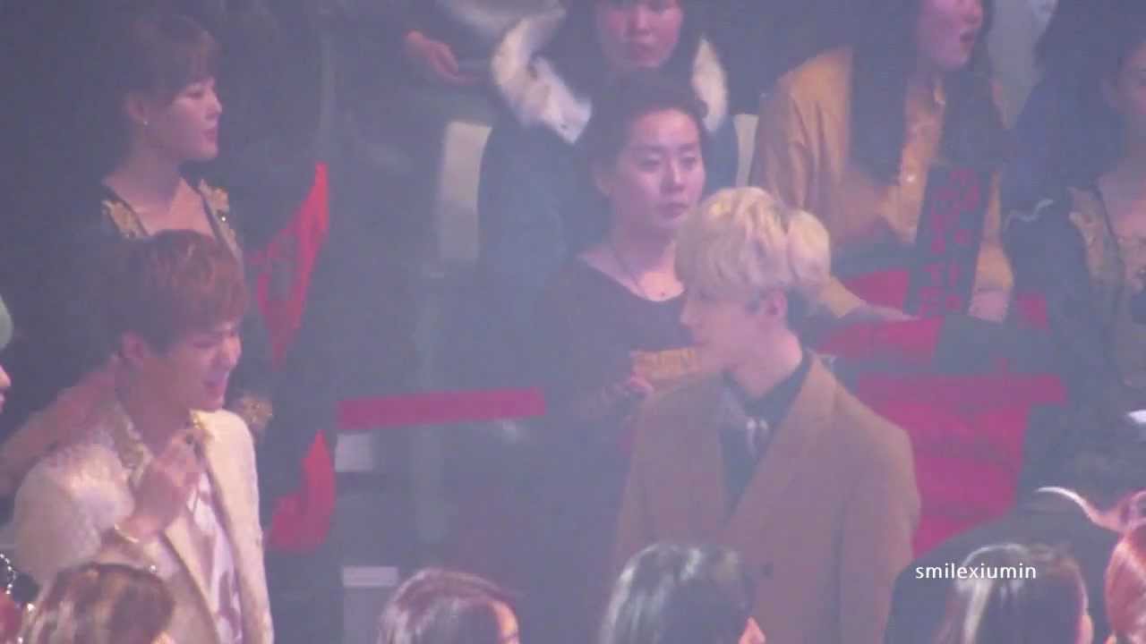 130131 서가대 - 서로 인사하는 세훈과 찬열 (chanyeol, sehun)