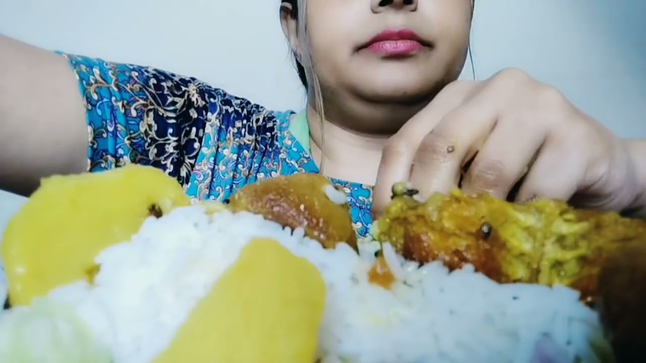 Mummy ke Haath ka Swaad - Sab Bole Wah Wah! ✨ #indianfood #cooking​Best Aloo Barbati Badi Combo - 🥘🤤