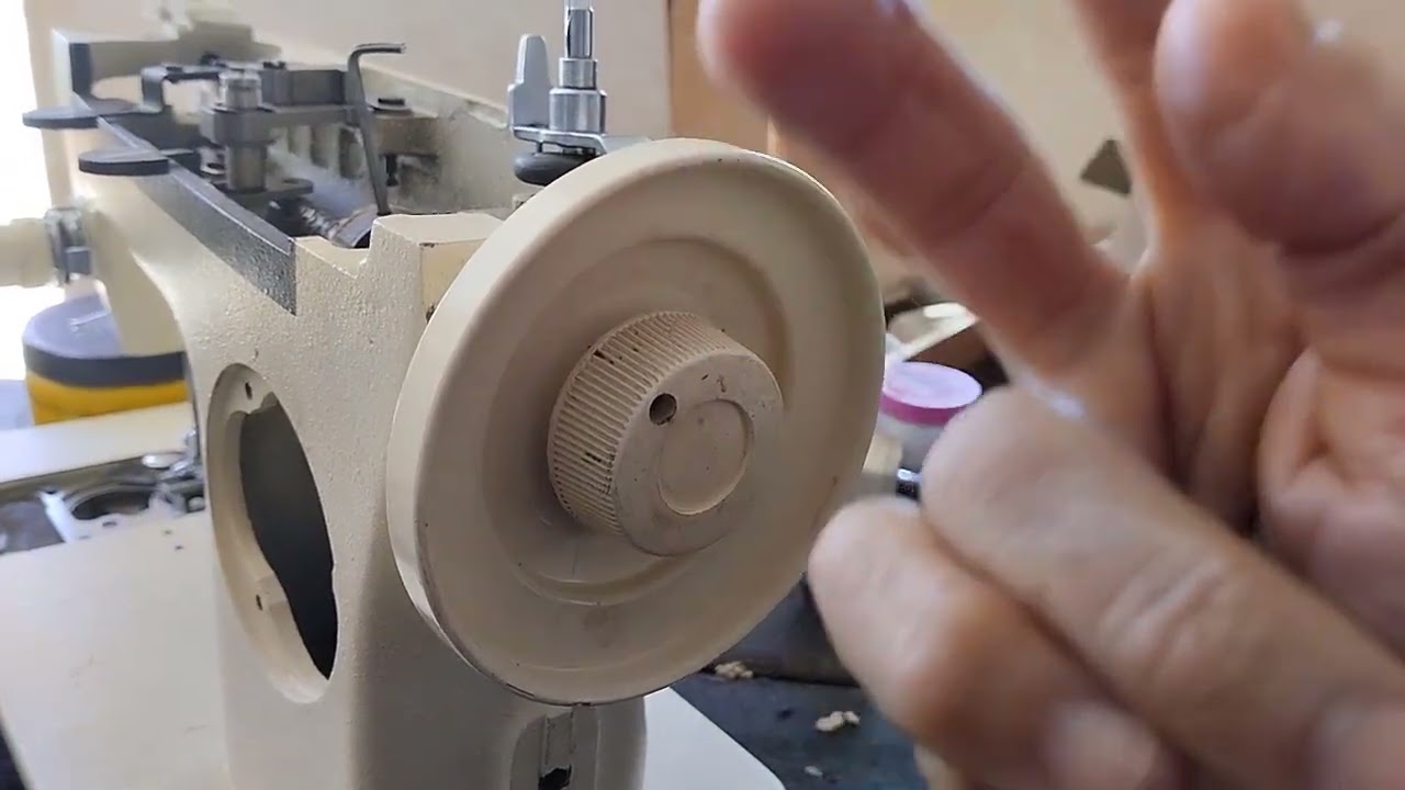 Máquina Singer 3102 C. Me llegó totalmente desarmada. 2.