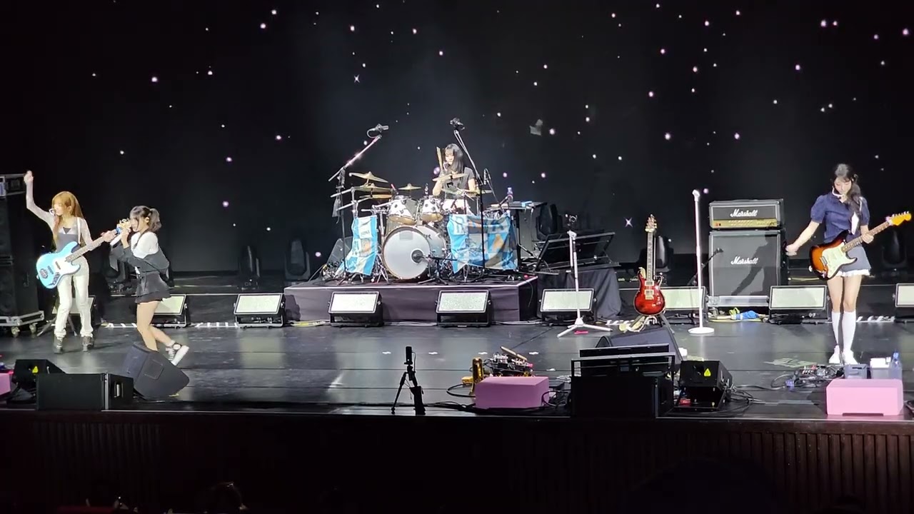 260215 QWER concert soundcheck in Taipei Taiwan - #QWER
