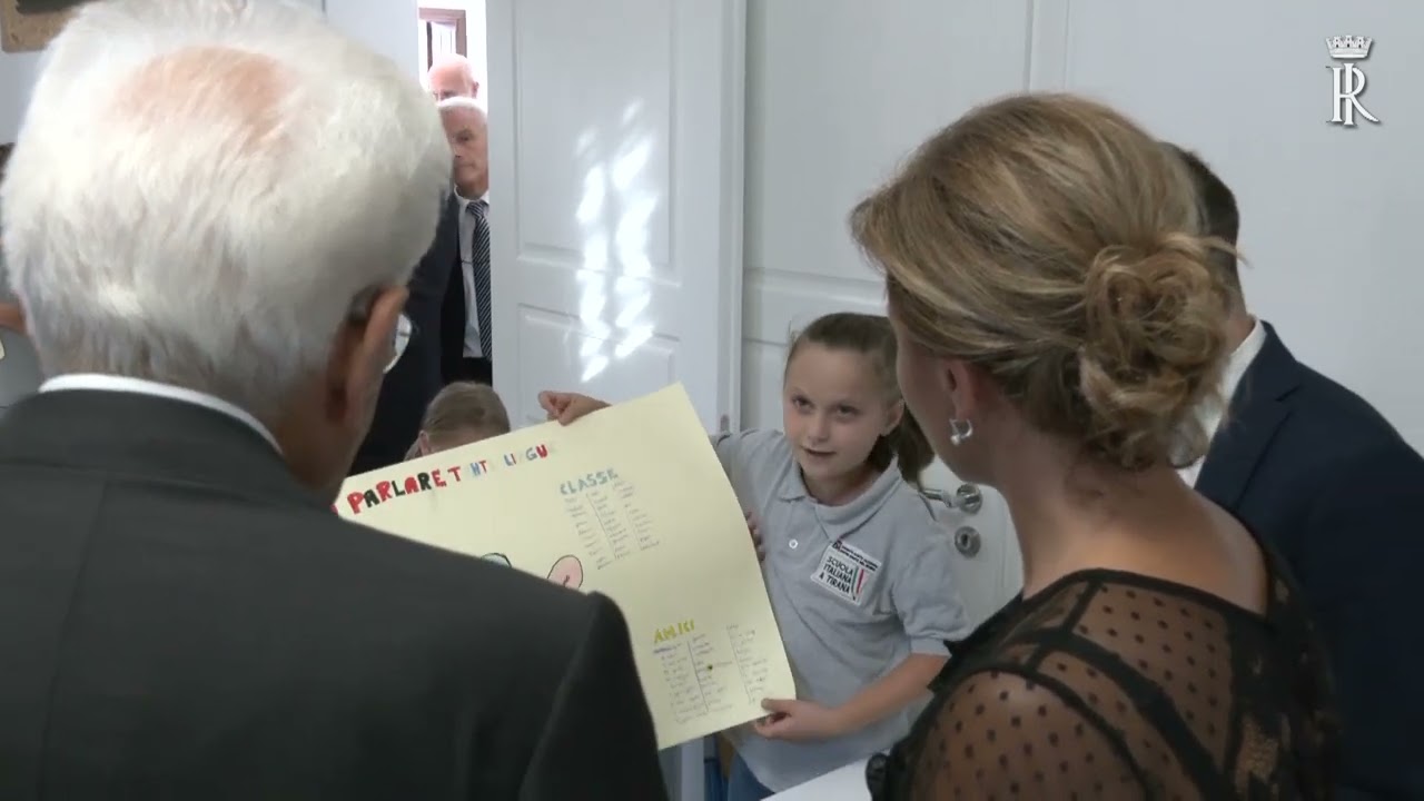 Il Presidente Mattarella visita la Scuola Italiana di Tirana