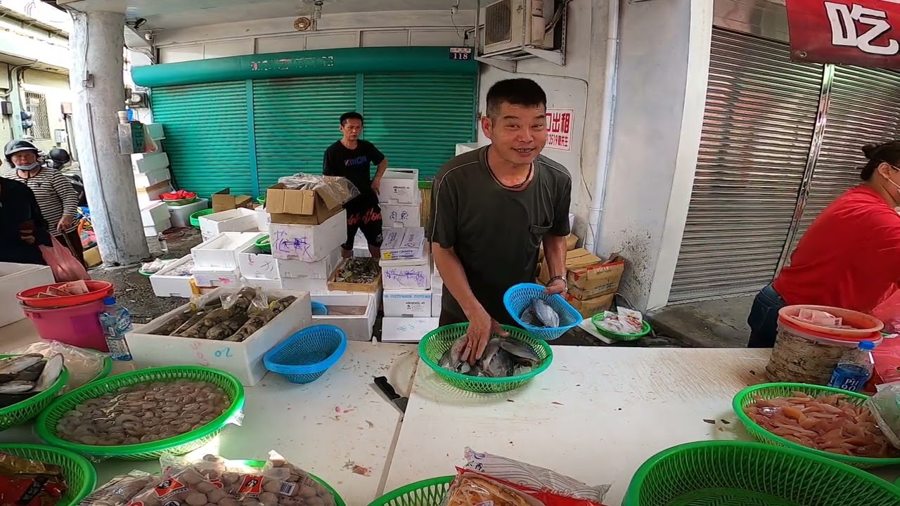 喊不動大叔生氣氣了 重新洗牌通通喊100 全場都瘋狂了 台中大肚市場  大肚農會前面 台中海鮮大叔 海鮮拍賣 海鮮叫賣  叫賣哥 seafood auction