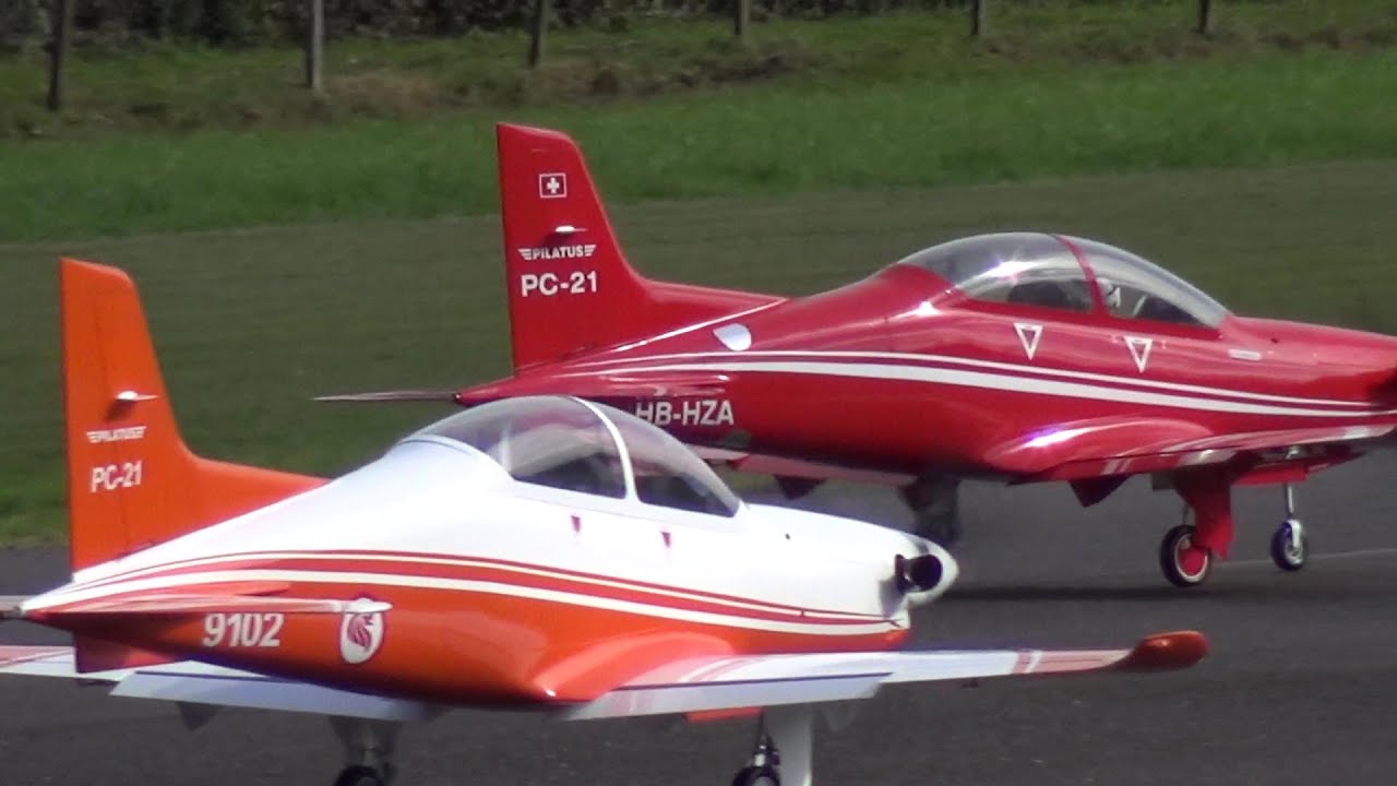 Formation Flight in Perfection 2x Giant Pilatus PC-21 RC Turbo-Prop RC Scale Model Airplanes