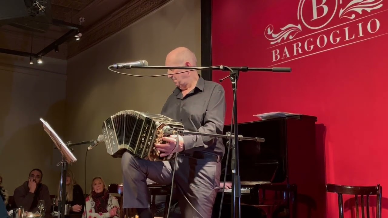La Cumparsita - Carlos Buono