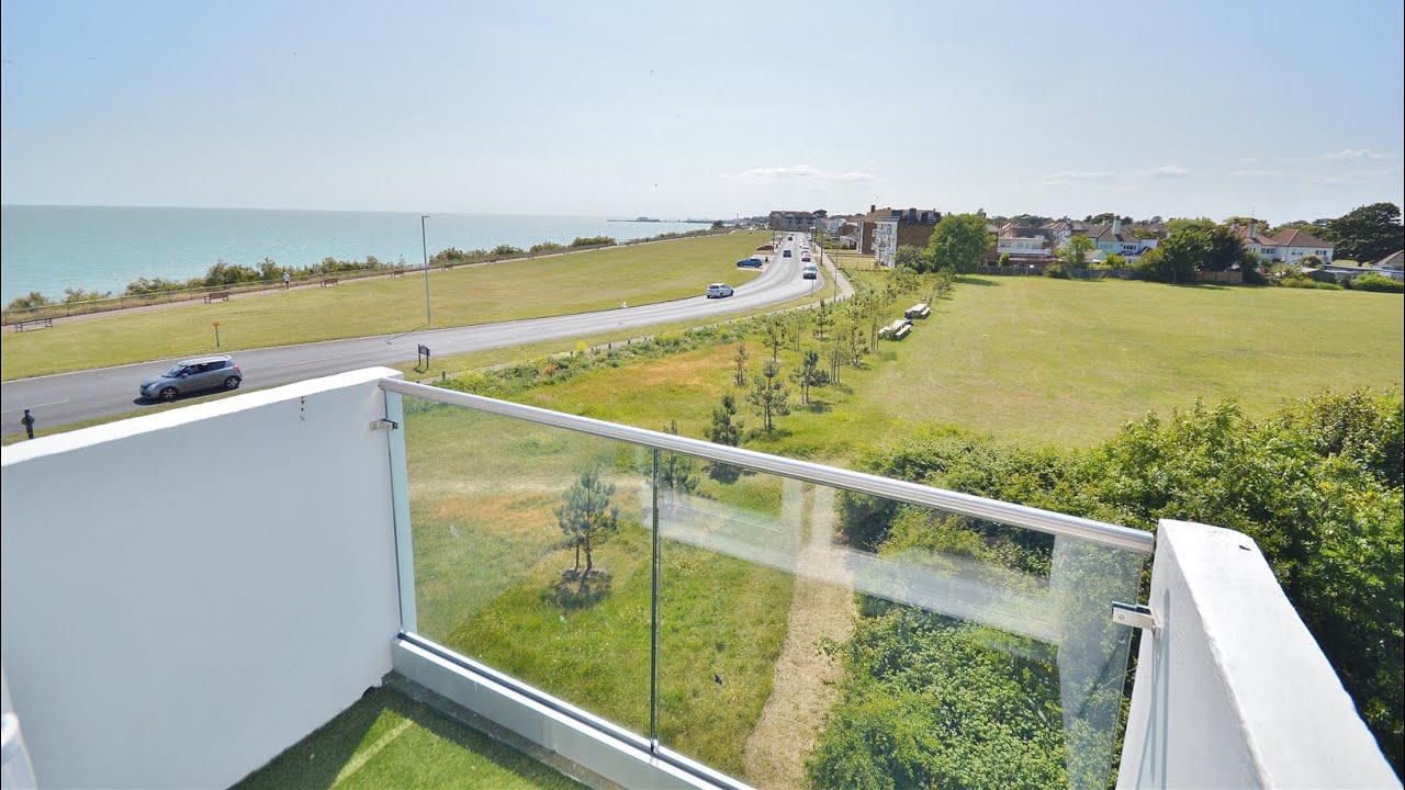 CAN YOU GET A BETTER VIEW? - Clacton-on-Sea