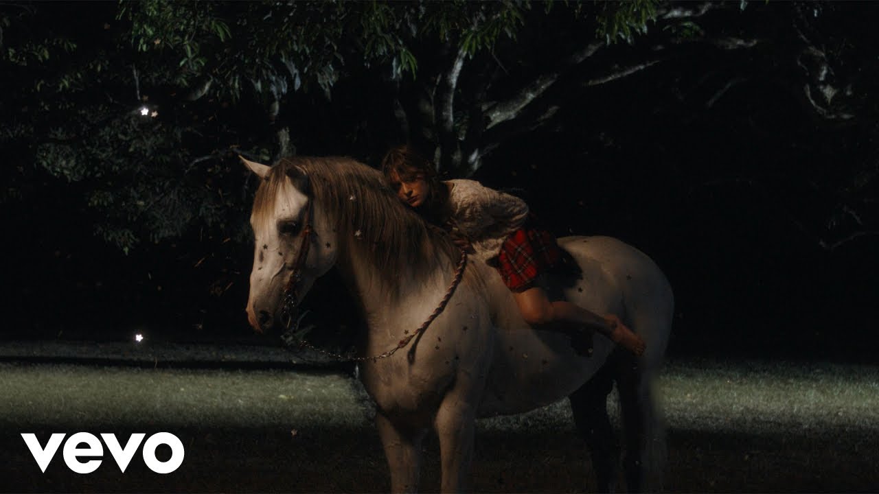 Valentina Tross - Luna (Video Oficial)