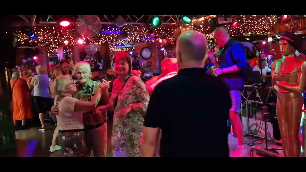 Då släcks ett ljus,Mr.Ray fin ballade på Star Club Puerto Rico Gran Canaria Dansnytt Hilde Arntzen