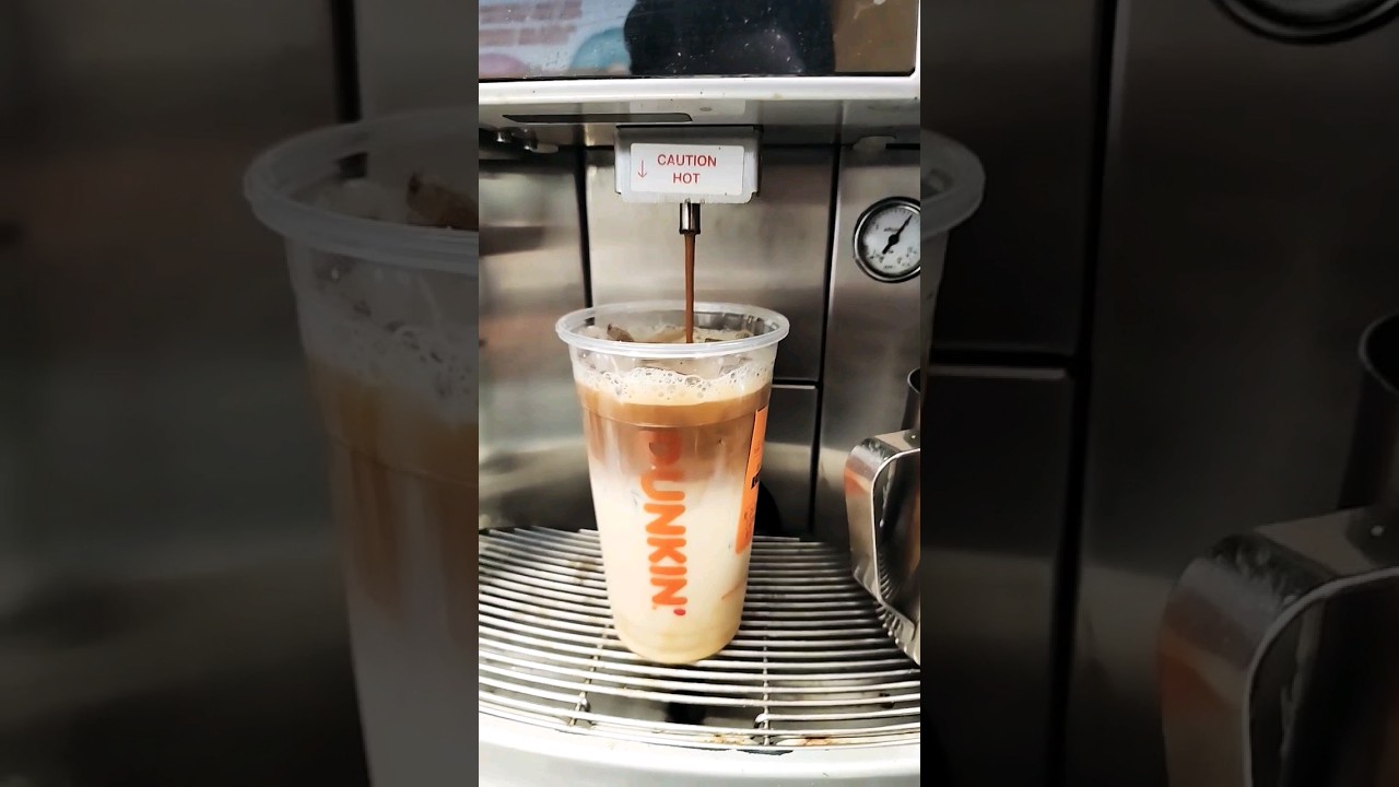 Маккиато с ледяной карамелью от Dunkin' Donuts! Как приготовить макиато от Dunkin Donut! Маккиато...
