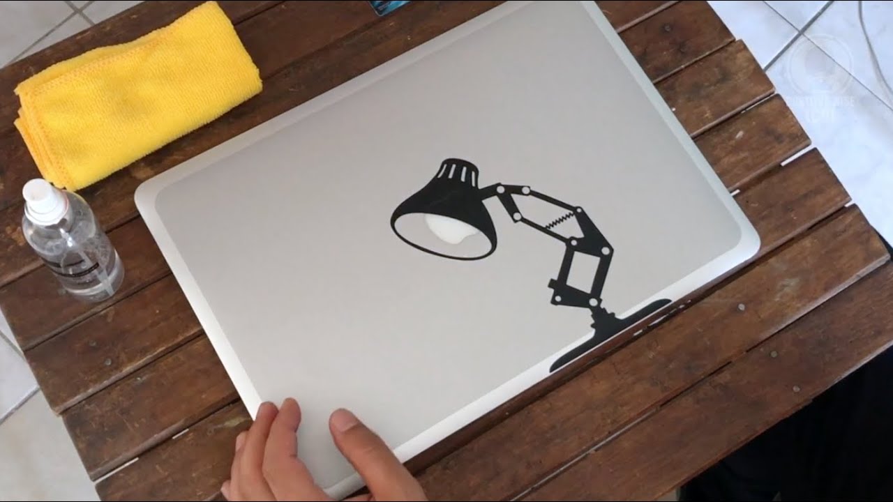 Como poner un vinilo en un port&aacute;til Apple Macbook Pro by POSITIVE RISE CO