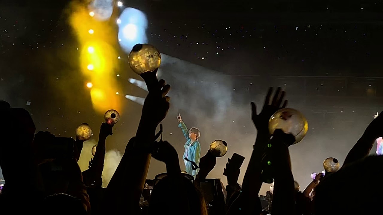 My first BTS concert: MetLife day 2 Medley