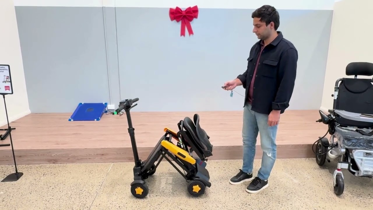 How to Fold and Unfold the CWU Automatic Folding Mobility Scooter