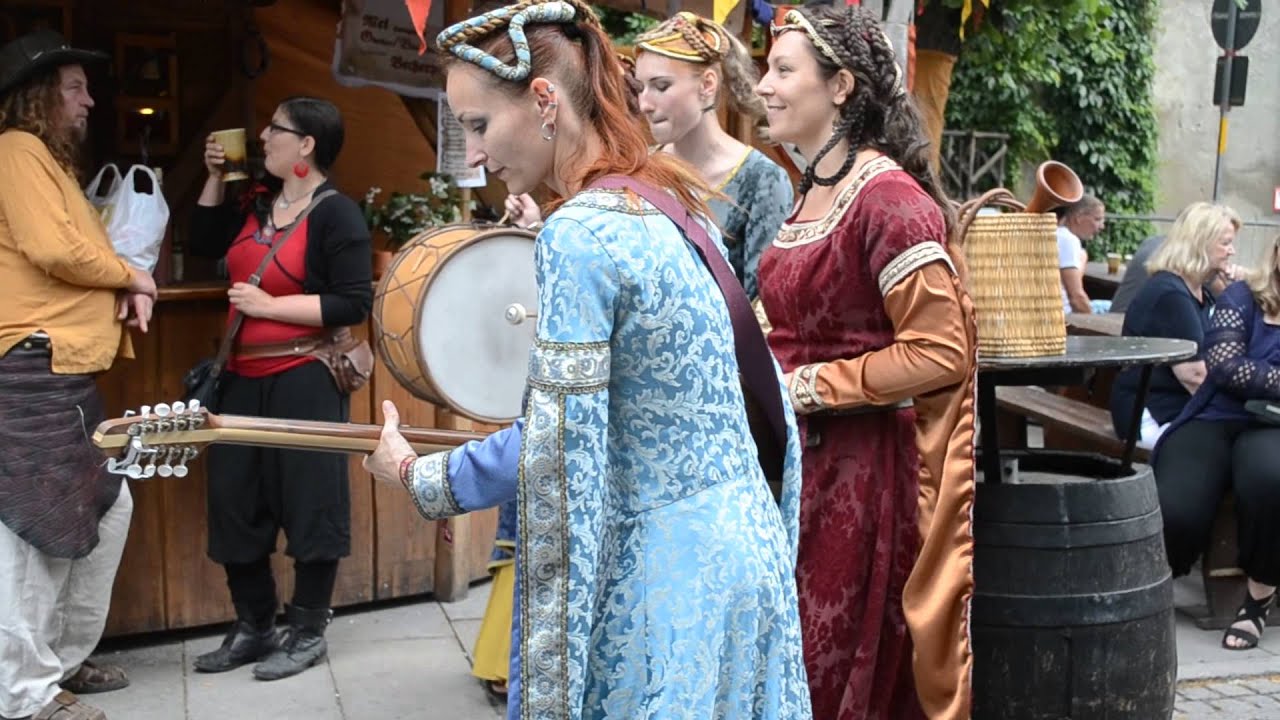 Luther's Wedding street music