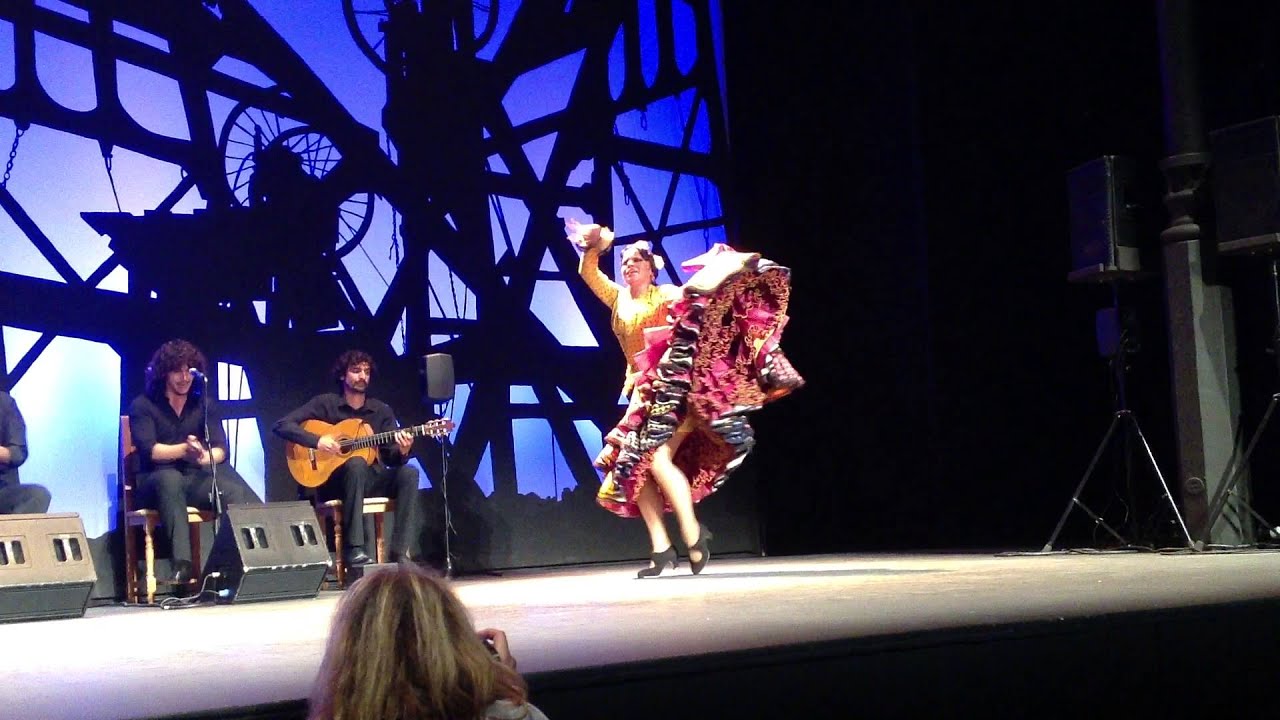 Maria Moreno Pérez Baila por Alegrias  en la semifinal del Cante de las Minas