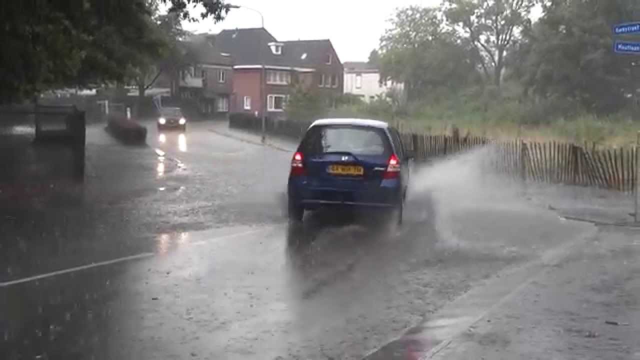 Wateroverlast in Groesbeek door regenval (2 augustus 2014)