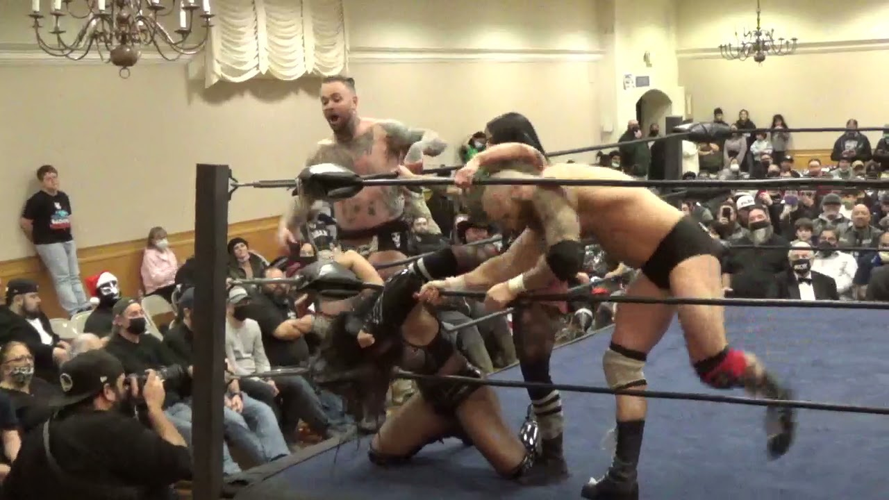 Reno Scum & Christina Von Eerie vs The Freaks & Viva Van