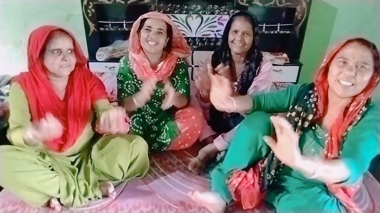 खिडदी रात खीडदे तारें खिडदी आईं र छीलक कोरि ### हरियाणवी संस्कृति जरूर देखें बेबे धन्यवाद 👍🏽🙏🏽🙏🏽