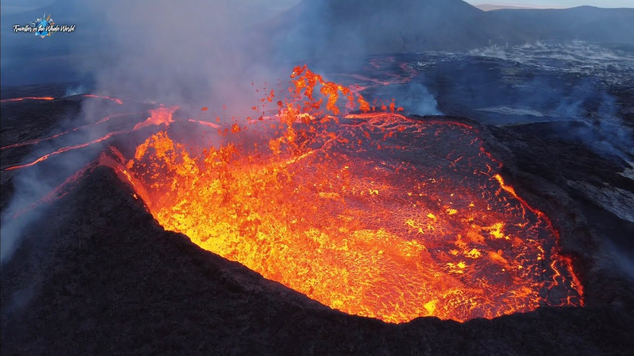 ICELAND VOLCANO IS FLOODING MERADALIR VALLEY WITH LAVA TORRENTS! EPIC VIEW! 08:00PM, Aug 6, 2021