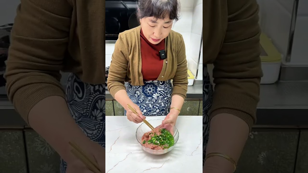 有空自己在家包个猪肉馄炖，简单好吃又营养#抖音美食推荐官 #妈呀太香了 #馄饨 #我的厨房日记 #手工馄饨