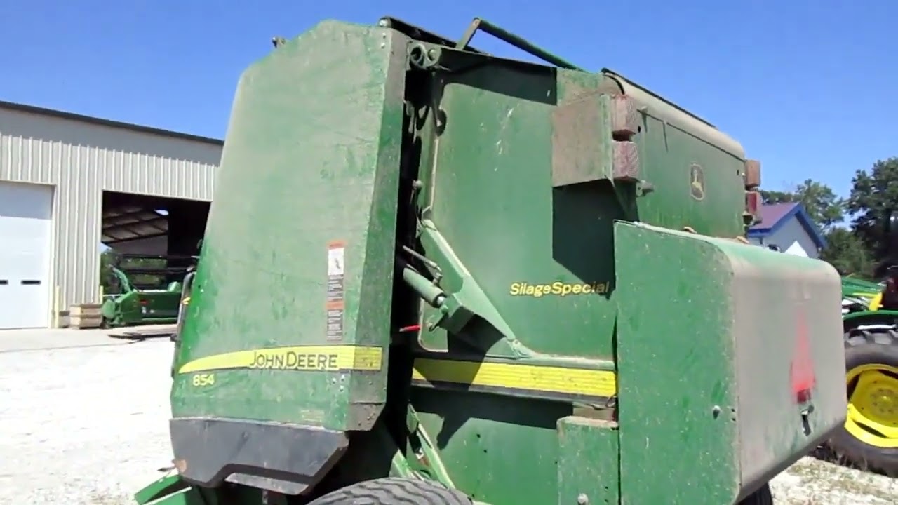2016 JOHN DEERE 854 For Sale