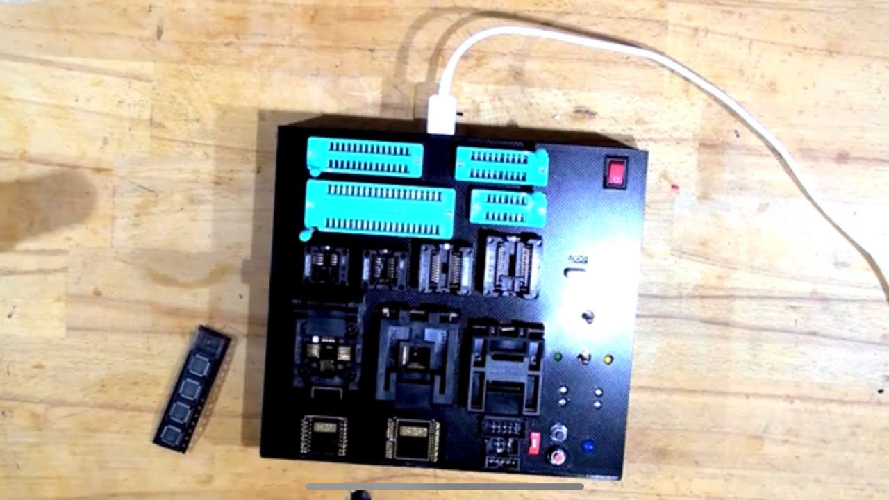 MUST HAVE!!! Universal Arduino Programmer (How To Build Your Own)