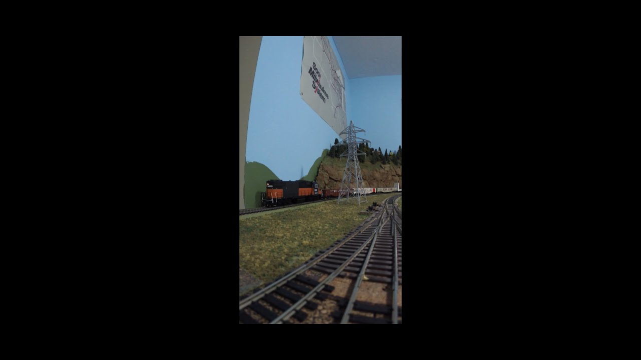 Op session on the Soo Line, C&NW and GB&W #shorts #sooline #modeltrains #hoscale