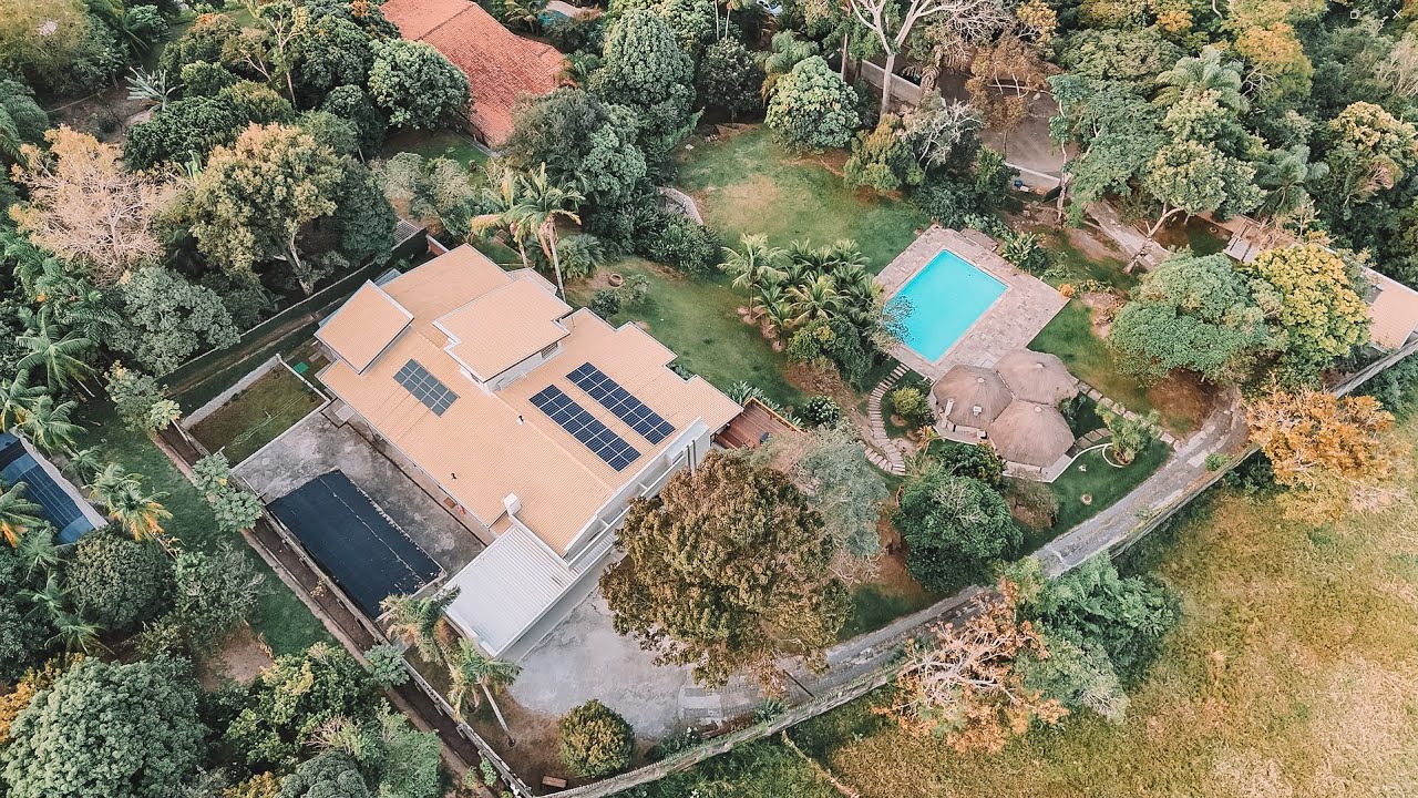 Casa em terreno de 5.000m² com vista permanente no Quinta das Flores - São José dos Campos
