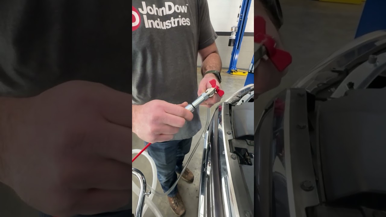 How to use an extractor for an oil change