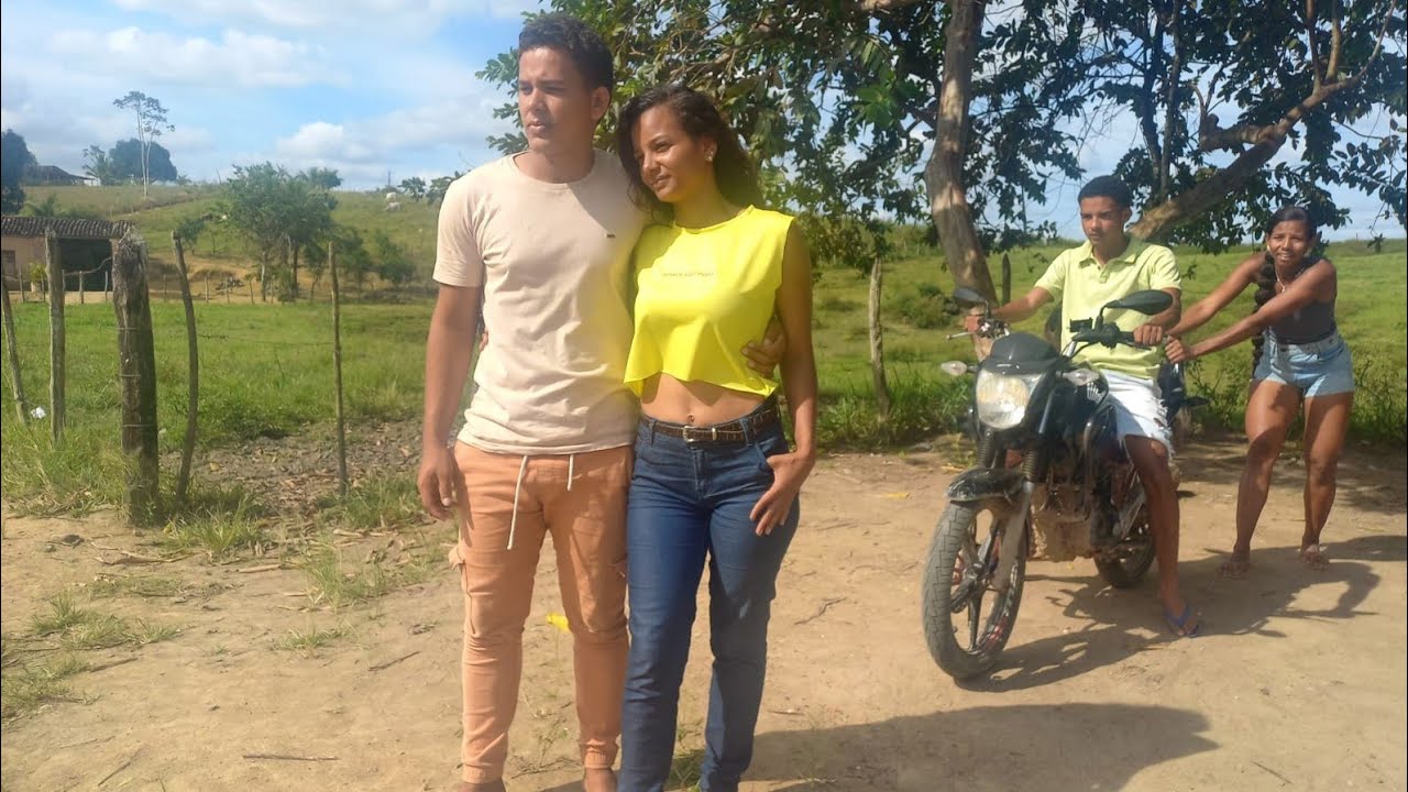 Mulher não dá valor seu namorado, até ver ele com sua melhor amiga !