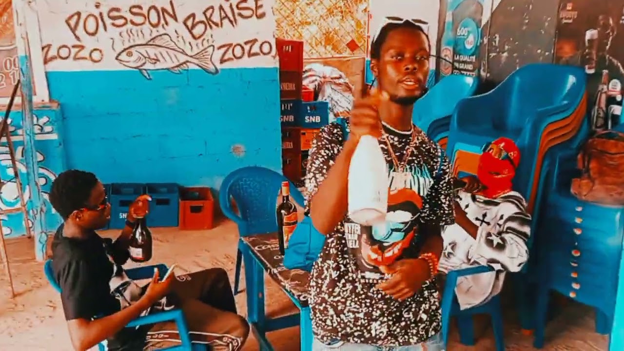 MILLIONKA_-_WEEKEND_-_(Clip-vidéo_officie)l 
