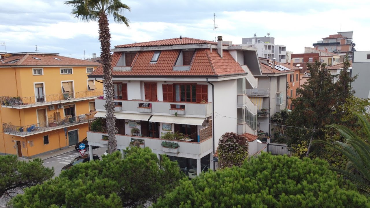 Porto d’Ascoli, in zona centrale, bilocale mansardato