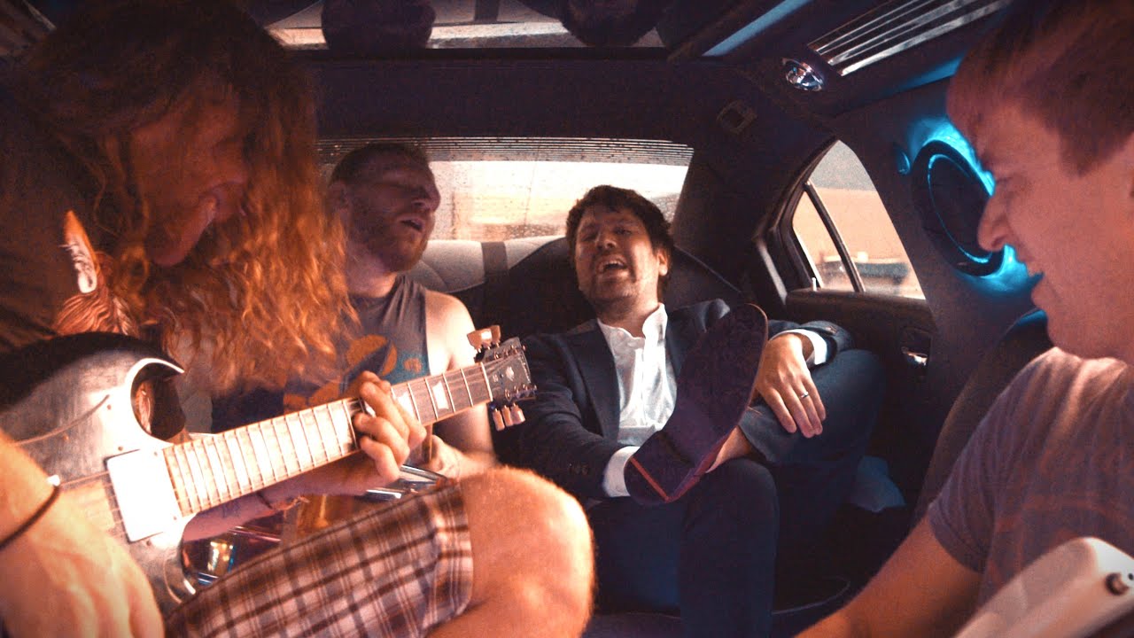 Baxter - Between Punk And Bourgeoisie (Official Video)