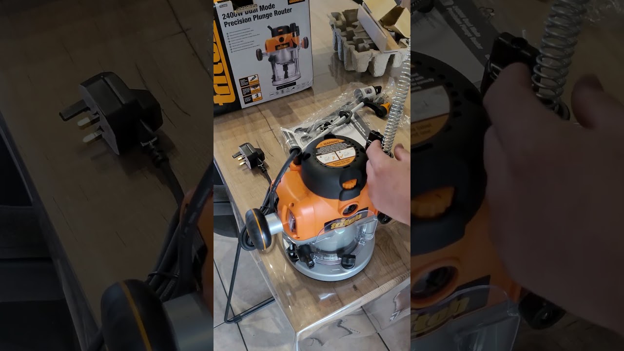 Triton TRA001 2400W Dual Mode unboxing 