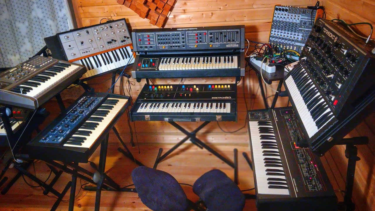 Formanta Polivoks - Soviet Analog Synthesizer Ambient (SASA) 