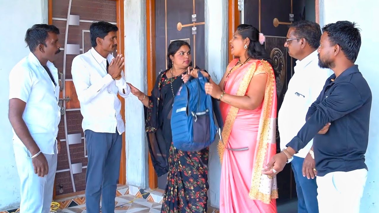 रोज भांडण करणाऱ्या नवरा बायकोचा शेजाऱ्यांनी मोडला माज..! #viralvideo #emotional #marathi 