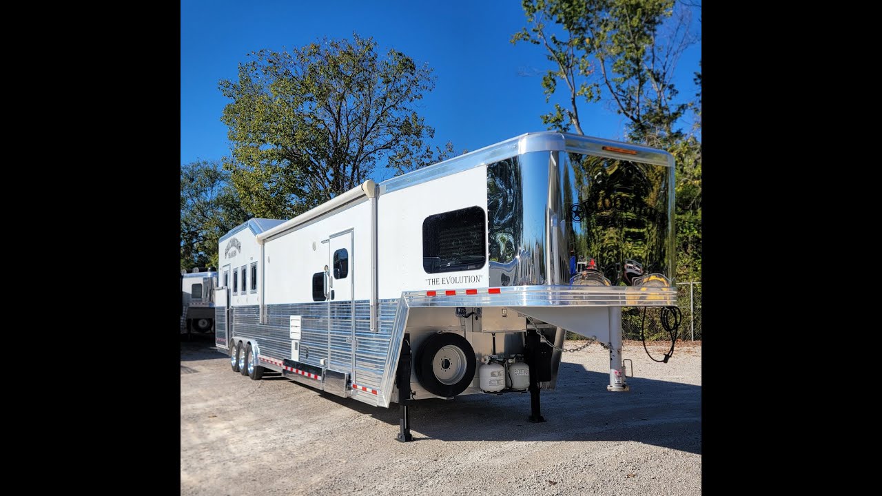 2021 Bloomer 4 Horse Trailer 15'3