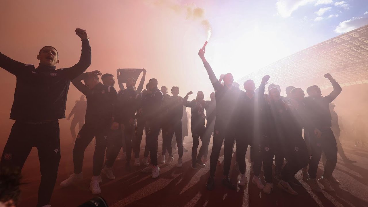 Nadrealne scene iz Splita: Naježit ćete se kad vidite kako je Torcida na Poljudu dočekala juniore