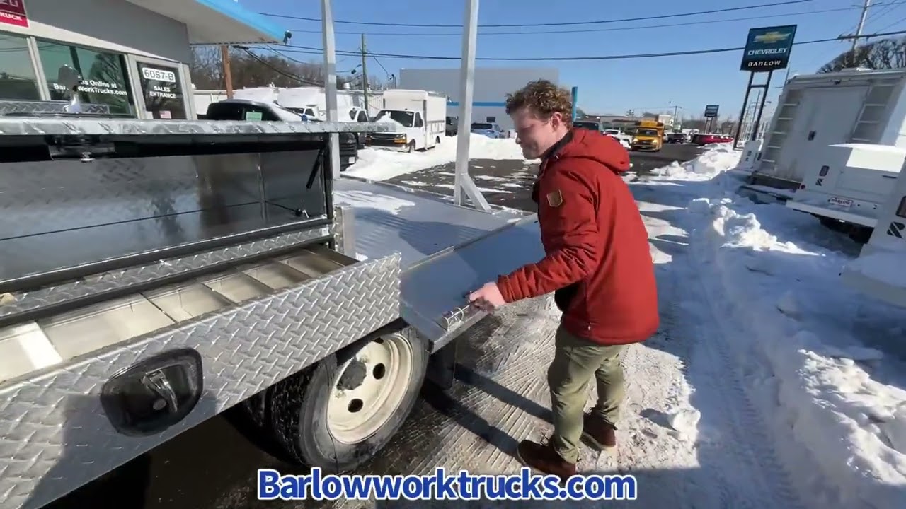 Новый Chevy W4500 с двойной кабиной и бензиновым двигателем 2024 года выпуска, оснащенный изготов...