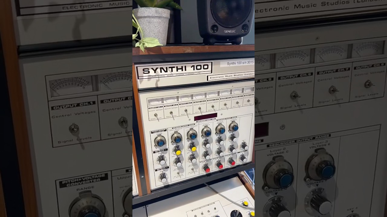 Totally insane vintage synthesizer! The Synthi 100. #musicproduction #synth #fleamarketfinds