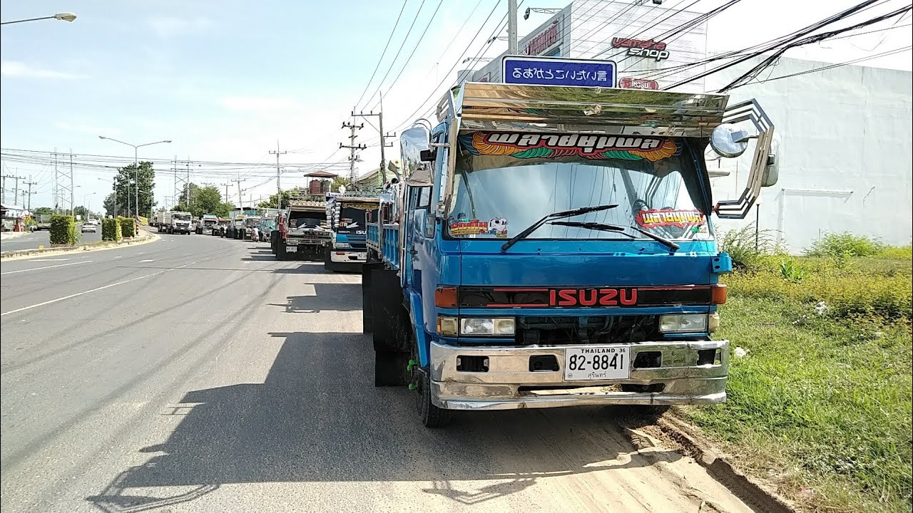 จุดรวมพลรถดั้มสายบุญที่อ.ท่าตูม