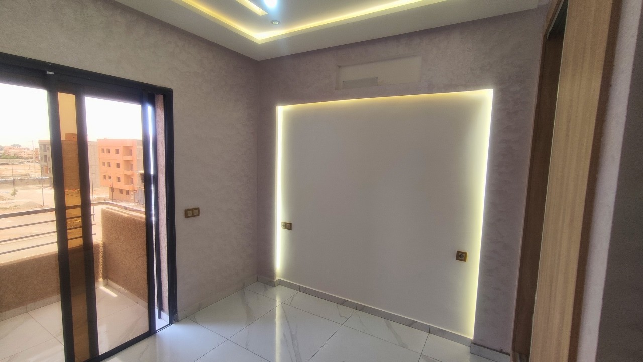 🚪فيهم 3 غرف + 2 حمامات + 3 بالكونات + دعم السكن😱واش هادشي كامل في مراكش؟👈المساحات كبيرة والثمن مناسب