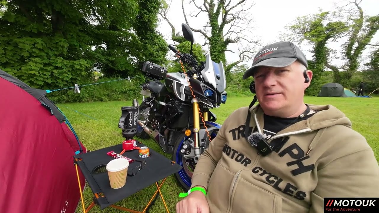 Solo Moto Camping Isle of Man TT, эпизод 2, гоночный день на трассе в кемпинге Гленлоу и в Дугласе